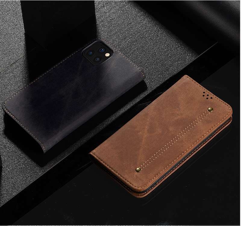  高級感漂う本革調手帳型iPhoneケース