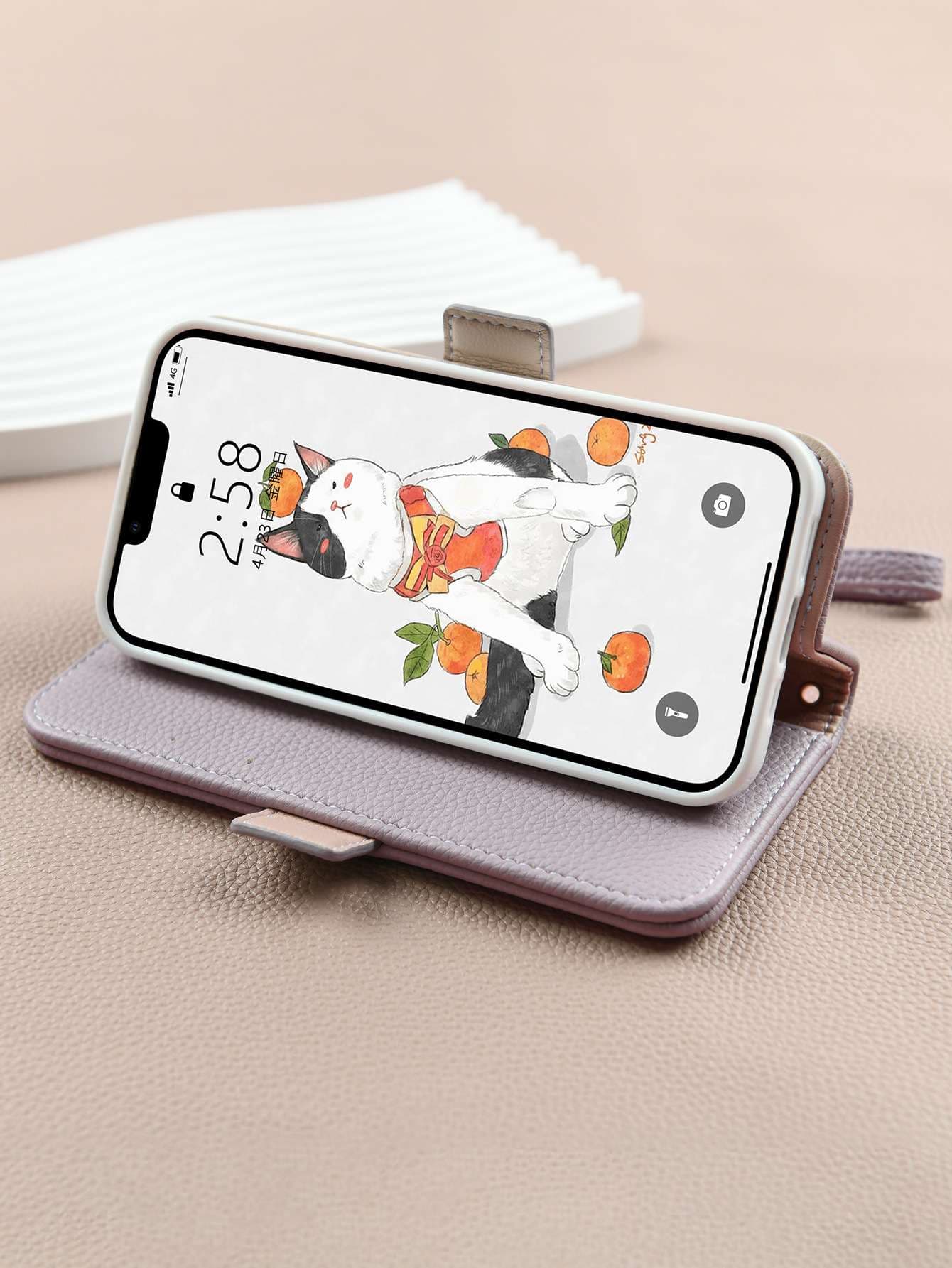 猫モチーフの手帳型iPhonケース 